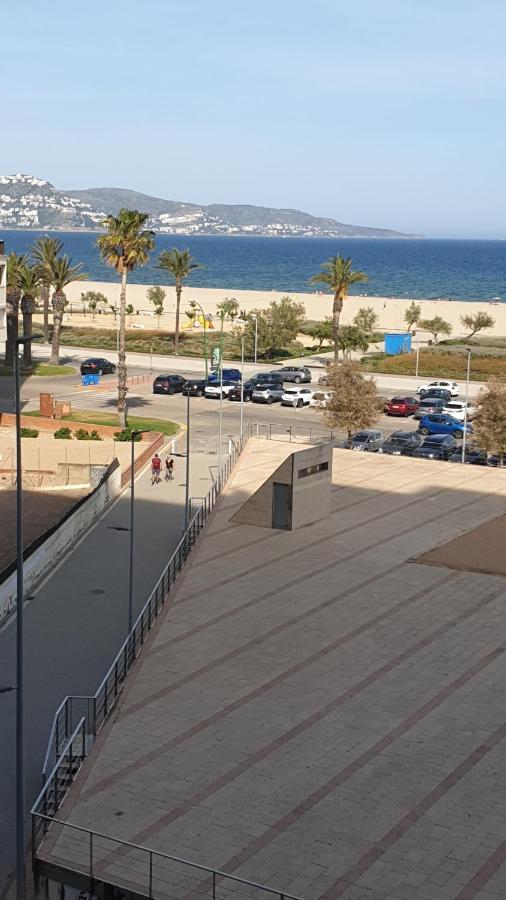 Les Vagues Au Balcon Empuriabrava Exterior photo