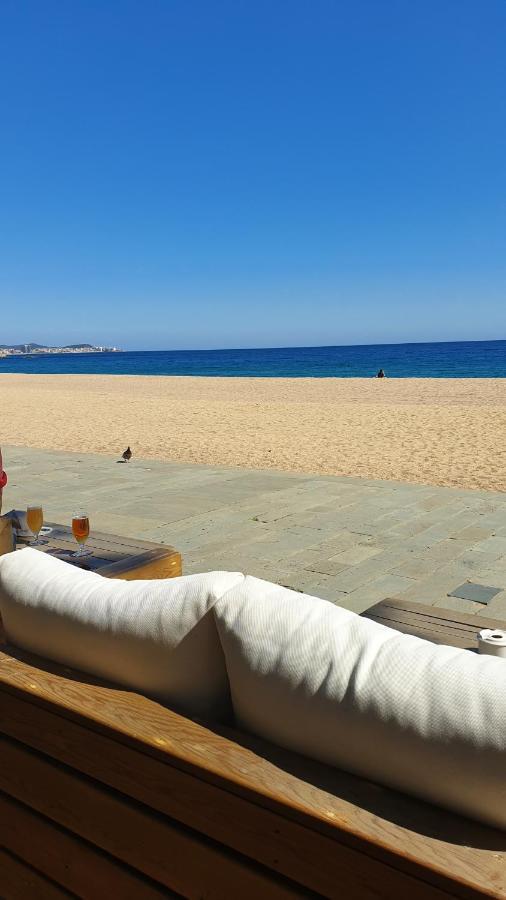 Les Vagues Au Balcon Empuriabrava Exterior photo